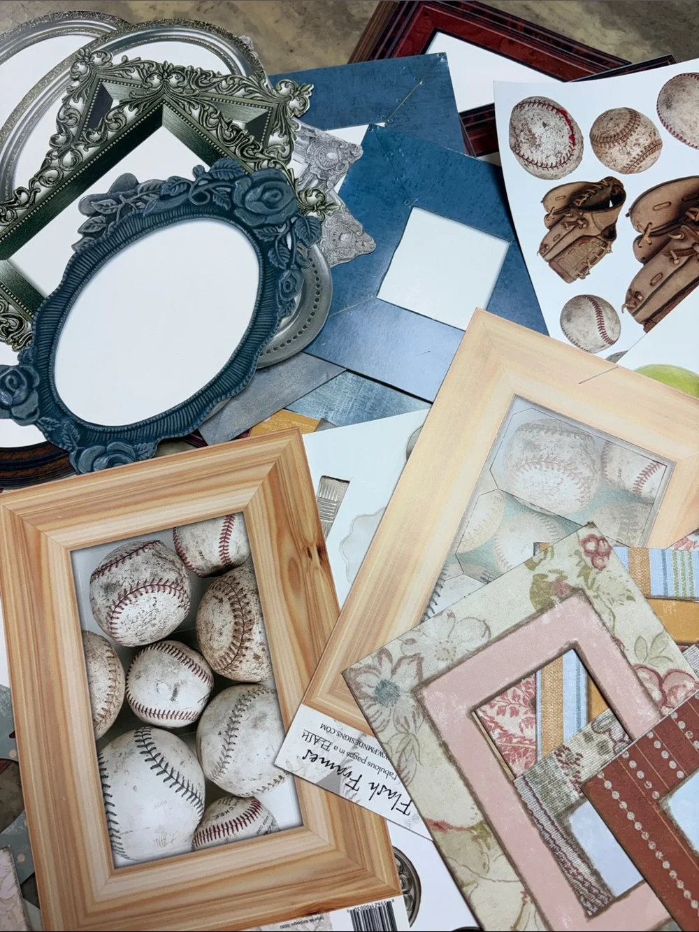 Scrapbooking Mixed Decorative Paper Frames - lot 53